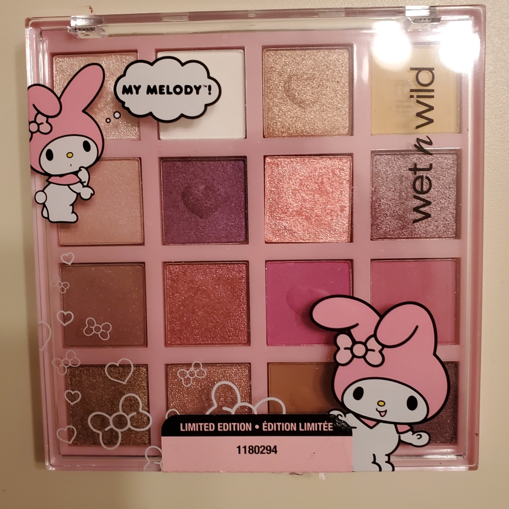 Wet and wild My Melody eyeshadow palette